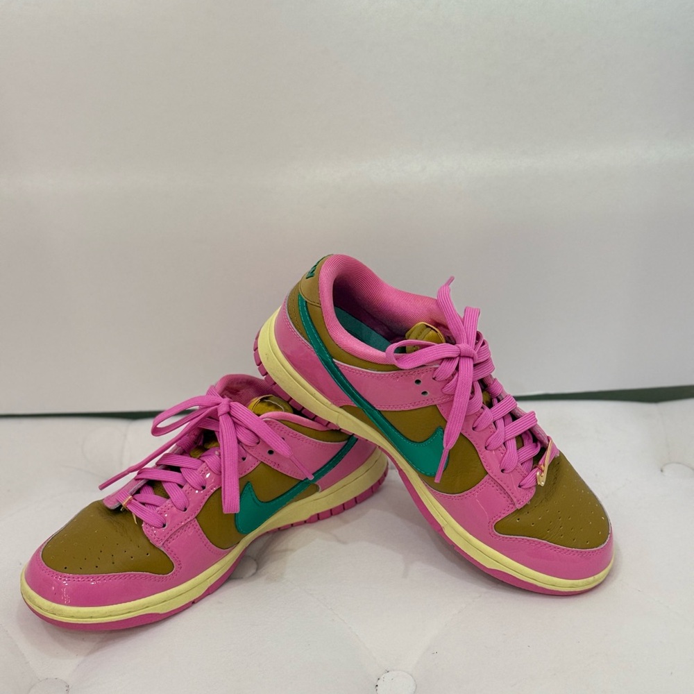 Nike Pink and Brown Sneakers Vibrant Design
